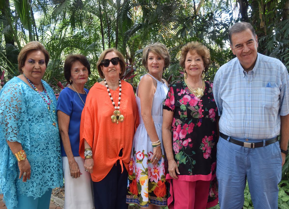 Esperanza Rivera de Zamora, María de Polanía, Isabelita Escandón, Ana María Cabrera, Sandra Edilia Tovar y Luis Eduardo Escobar. Esperanza Rivera de Zamora, María de Polanía, Isabelita Escandón, Ana María Cabrera, Sandra Edilia Tovar y Luis Eduardo Escobar.